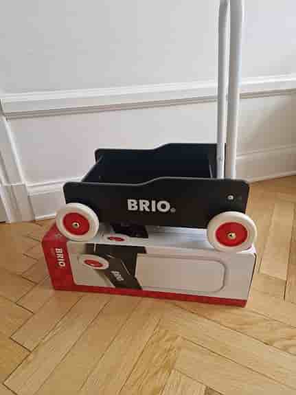 BRIO gåvagn svart