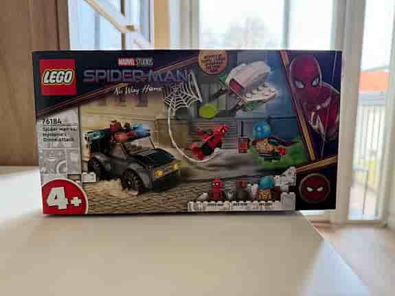 LEGO Marvel Spider-Man: No Way Home 76184 Spider-Man vs. Mysterios drönarattack