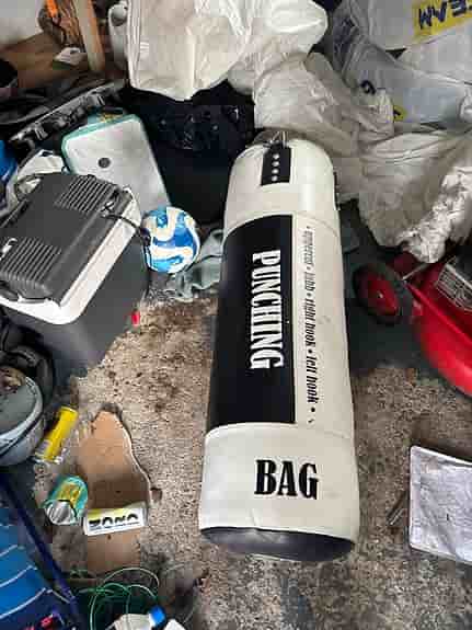 Punching Bag boxningssäck vit svart
