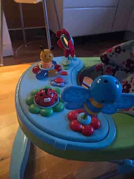 Gåstol / baby walker med aktivitetsbord