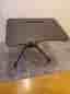 Höj- och sänkbart laptopbord svart