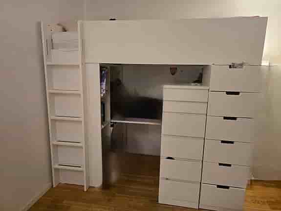Loftsäng.