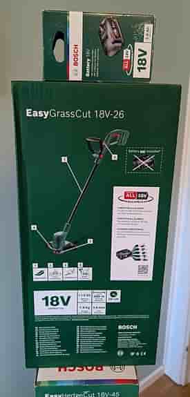 Bosch Häcksax och Grästrimmer, 2 st. 2,0 Ah batterier och laddare