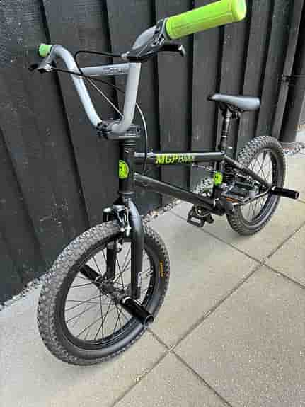 BMX-cykel barn, svart med svarta pegs, PRO 16”