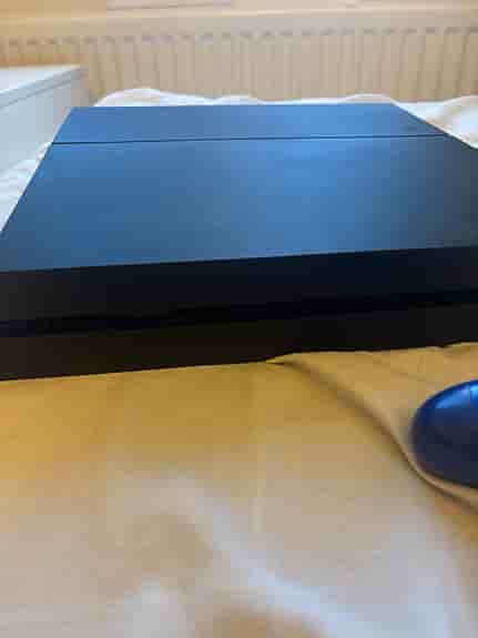 Sony Playstation 4 spelkonsol svart med handkontroll
