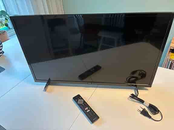 Philips 24” TV med HDMI + fjärrkontroll – fungerar bra
