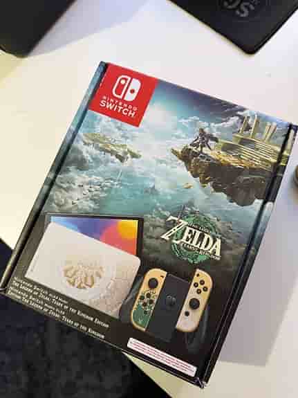 Nintendo Switch OLED konsol The Legend of Zelda Tears of the Kingdom edition