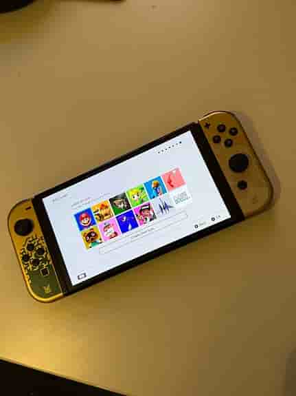 Nintendo Switch OLED konsol The Legend of Zelda Tears of the Kingdom edition