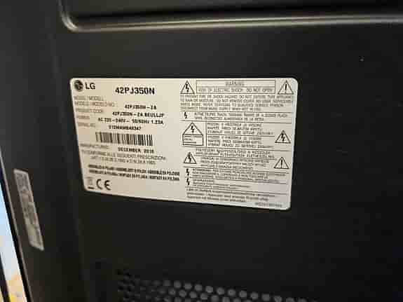 42" LG 42PJ350N TV