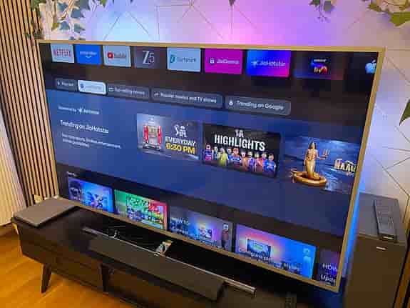 65 tum Philips smart tv 4k UHD android tv ambilight med Philips soundbar