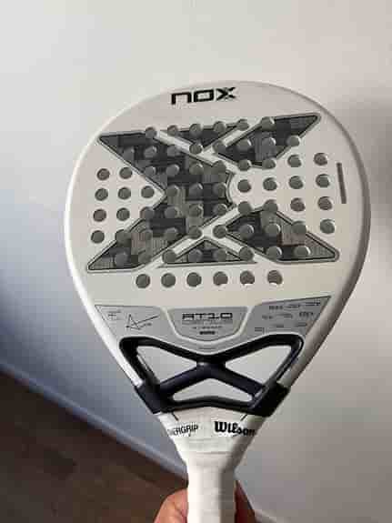 Nox AT10 Genius padelracket vit