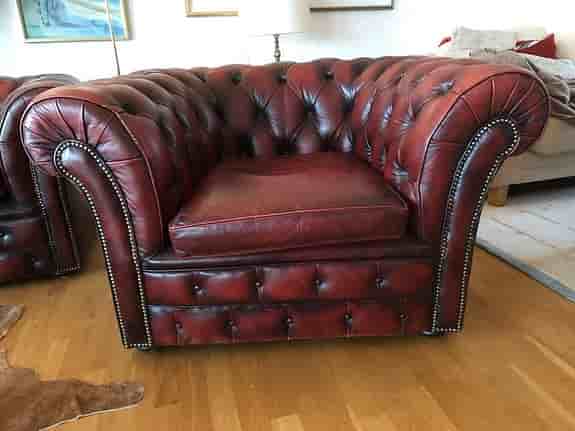 Chesterfield soffa och fåtölj