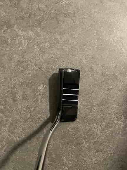 Wilson Infinite West Loop putter svart