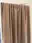Beige sammetsdraperi