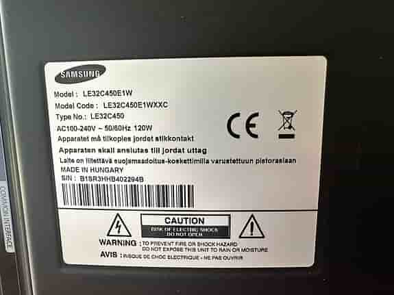 Samsung LE32C450E1W TV 32 tum svart