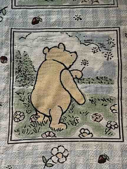Classic Pooh filt med motiv Nalle Puh