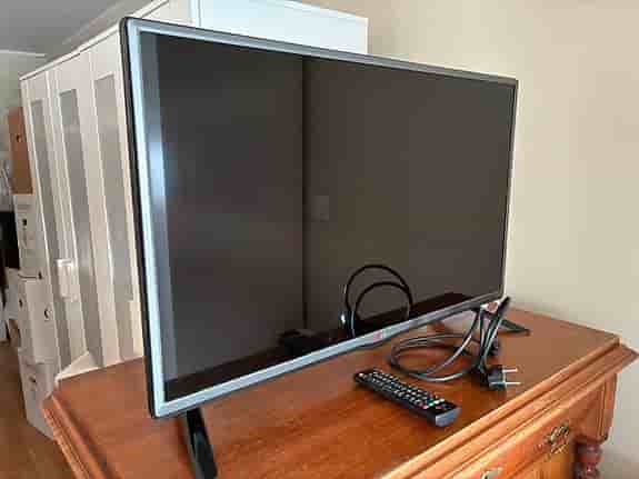 LG TV 32’