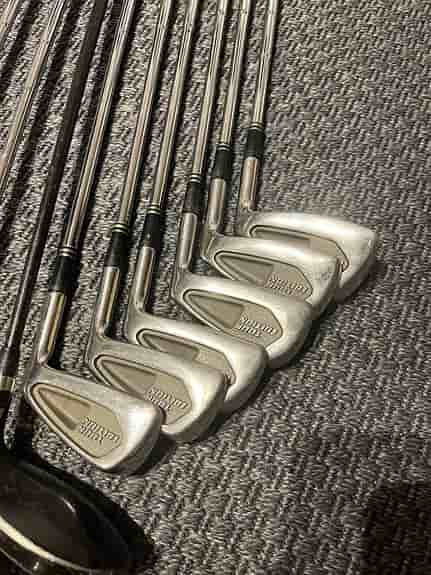 Callaway Big Bertha War Bird driver med ett spalding järnset 4-P
