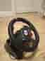logitech spelratt med pedaler, målad logga