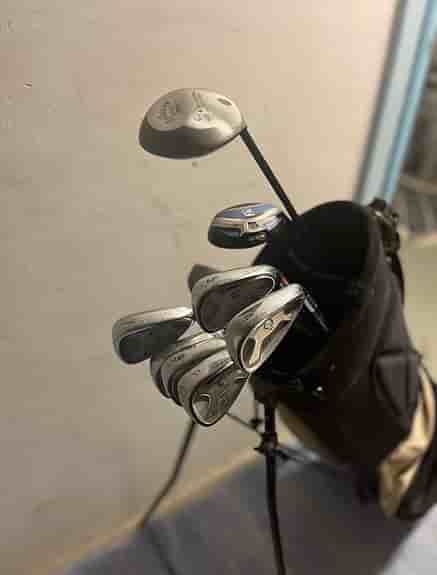 Golfset järnklubbor med stålskaft