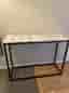 Sidobord marmor