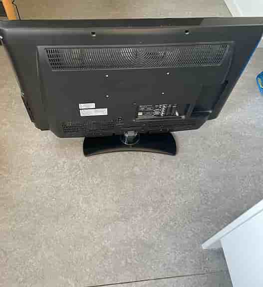 LG 32” TV