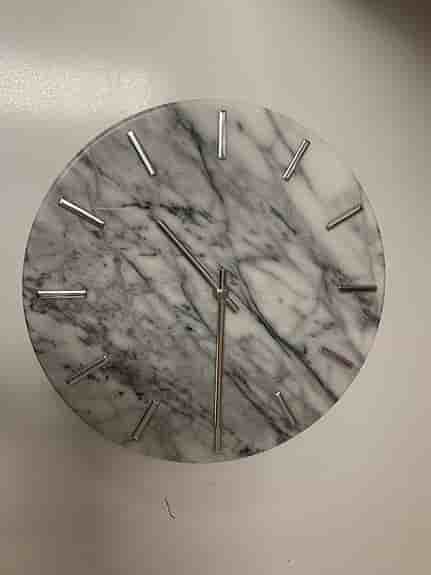 Mio väggklocka i marmor Diameter 30cm