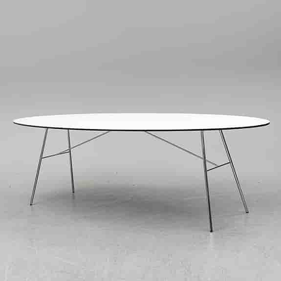 Matbord eller Konnferensbord. Saturn. Design Gunilla Allard för Lammhults