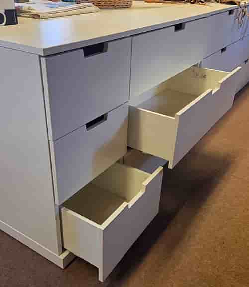två olika byråer från ikea