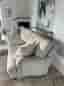 Trevlig beige soffa i Howard-stil