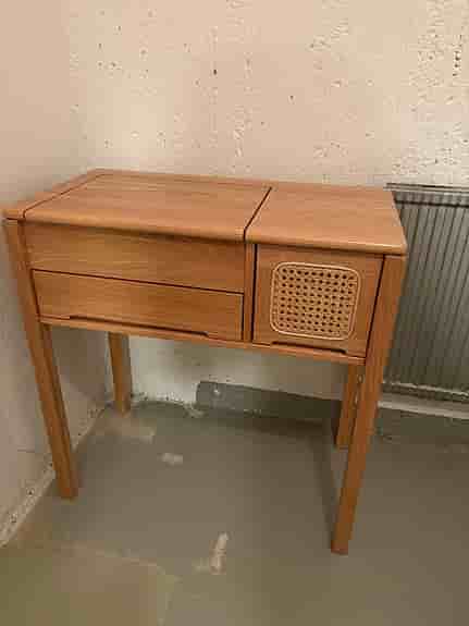 Sminkbord i Ek