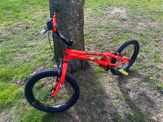 20” Trialcykel Onza – nya däck, redo att köra”