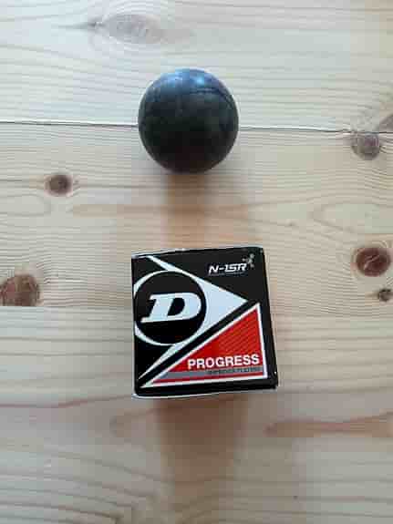 Dunlop Apex Infinity squashracket med boll