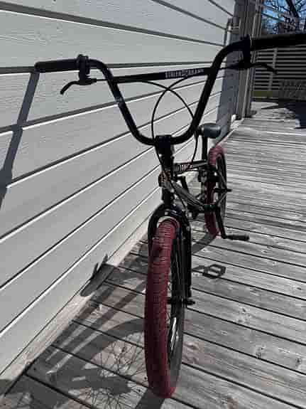 Stolen Casino 20” BMX Freestyle Bike (21” – Black/Blood Red)