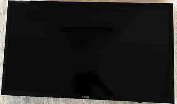 Samsung 32' TV säljes UE32T4305AE. Kvitto Finns! Endast använd i 1 månad
