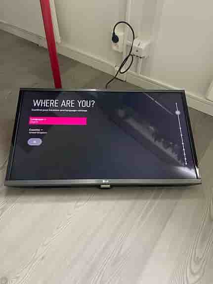 LG 32LF632V TV 32 tum svart