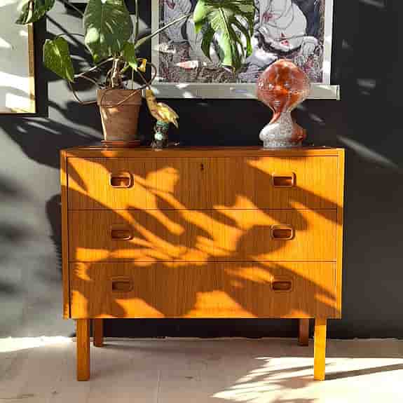 Retro byrå i teak – 1960-tal – Teakbyrå / Skåp Skandinavisk vintage design