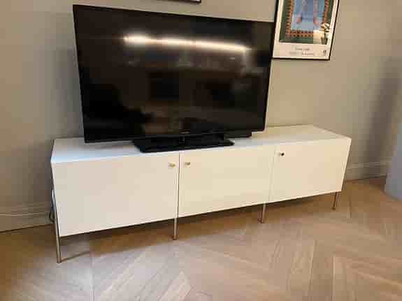 Vit IKEA BESTÅ TV MÖBEL Pretty Pegs Ben