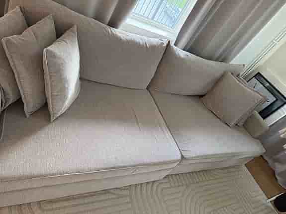 Mio Rossi 4-sits soffa i beige/grå färg