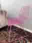 Stol i rosa/lila metall till barnrummet