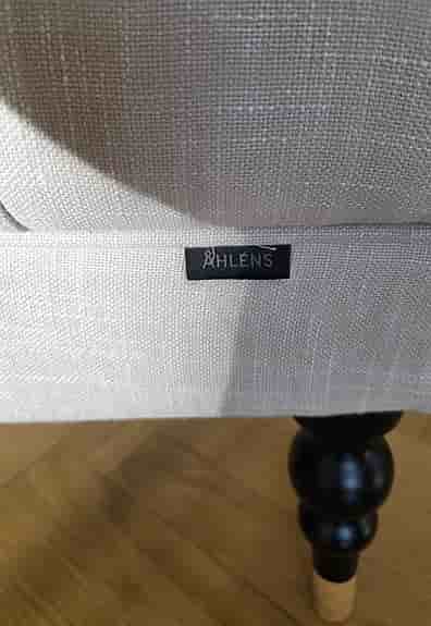 Åhléns Home stoppad bänk pall beige