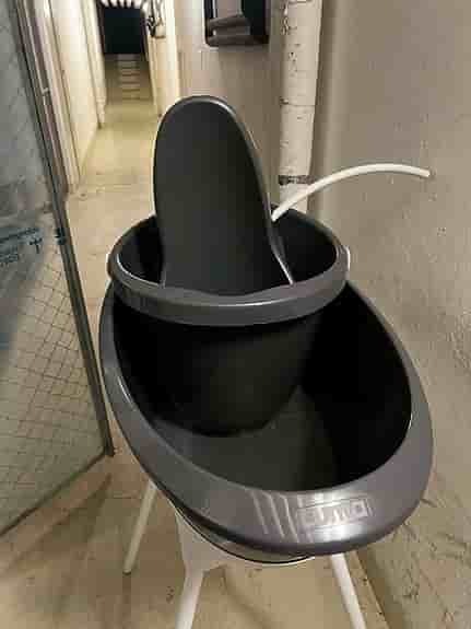 Stokke Flexi Bath badbalja med stativ svart/grå