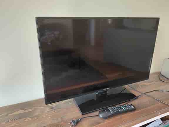 Andersson 32" TV + fjärrkontroll