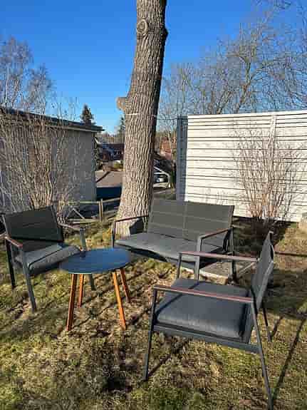 Fin soffgrupp som nästan är helt oanvänd.
