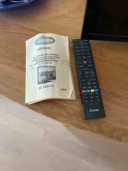 Luxor 32" LED-TV svart