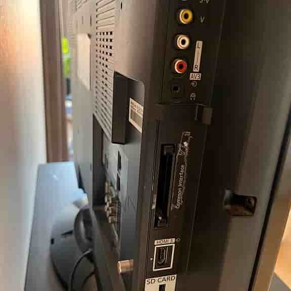 Panasonic TV 32 tum