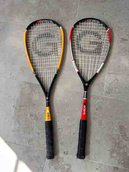 Grats squashracket svart/röd och svart/gul
