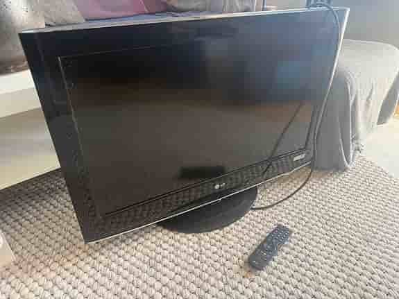 LG TV 32"