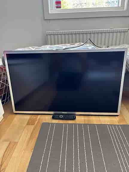 32” Philips platt-TV med HDMI
