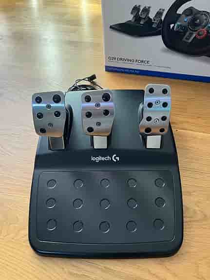 Logitech G29 ratt och pedaler med växelspak